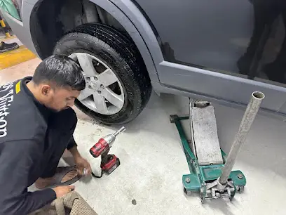 Flat Tyre Service | 24/7 Tyre Fixer Dubai workshop