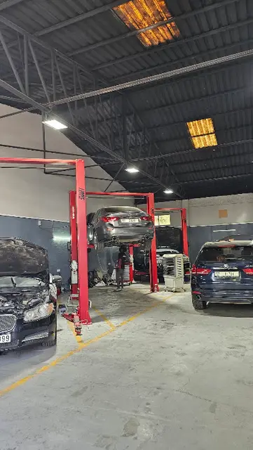 Autoline Car Service Center Specialist Garage (BMW/Mercedes/Land Rover/Porsche/Volvo)