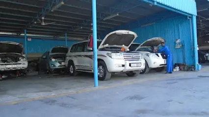 Al Atlal Auto Service Centre workshop